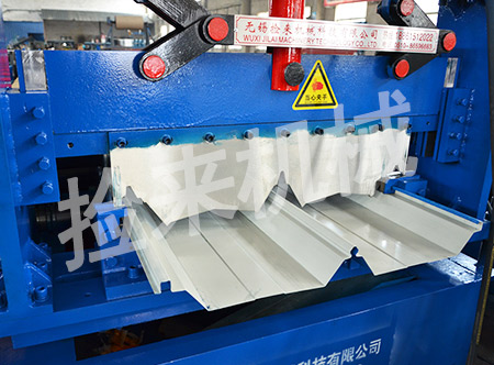 彩鋼瓦設(shè)備 彩鋼瓦設(shè)備